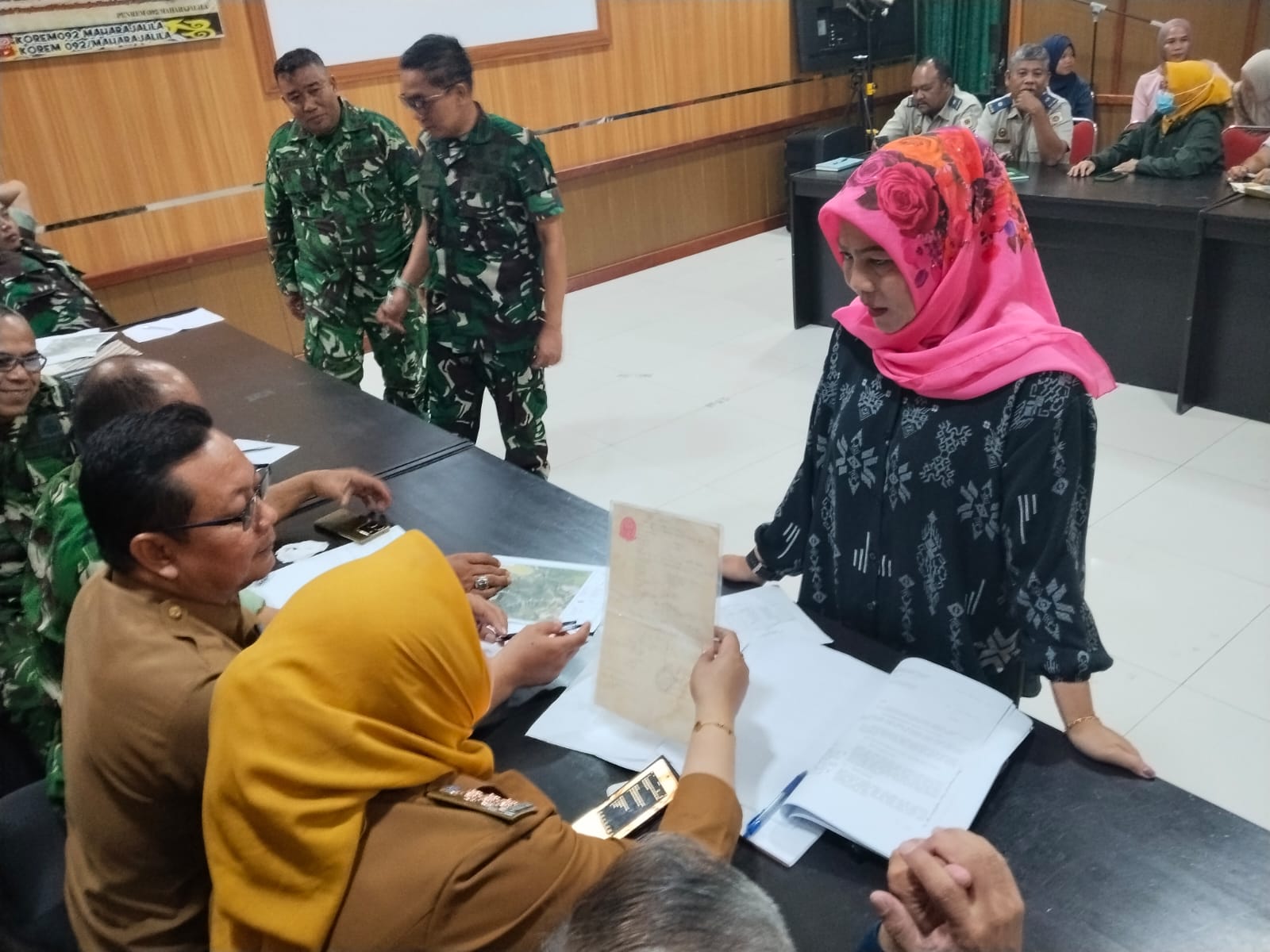 Rakor Proses Sertifikat Tanah Lapangan Tembak Yonif 613/RJA Di Jalan Aki Balak Kelurahan Juata Kerikil